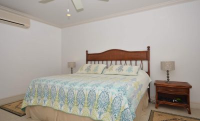 White Sands G4, beach condo