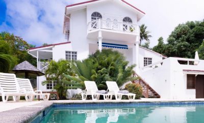 The Date House, walk to beach