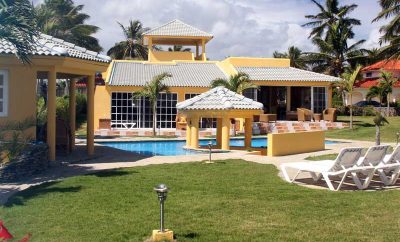 Baywatch villa, waterfront