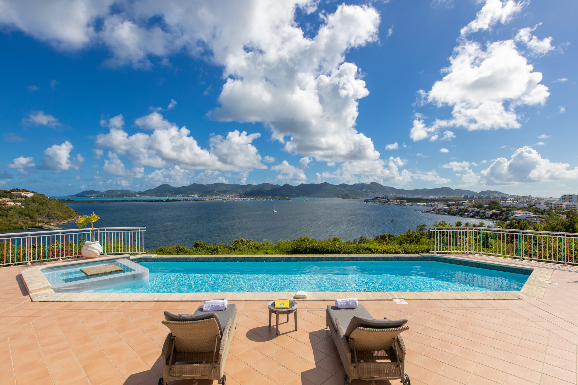 Fields of Ambrosia villa Sunny Villa Holidays