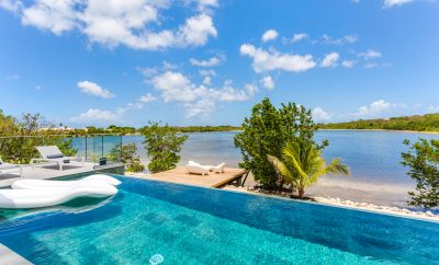 Enjoy villa , lagoon front