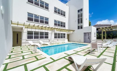 Coral Beach 107 , walk to beach